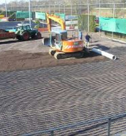 Nieuwe verwarmde gravelbanen bij Bastion Baselaar geopend