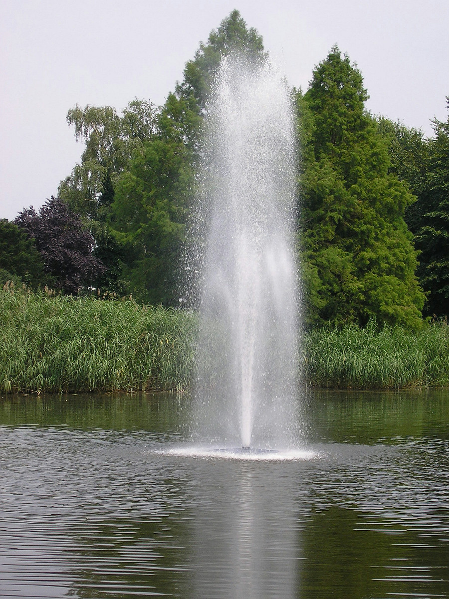 Twee-in-een Fontein: verfraaien en beluchten van waterpartijen